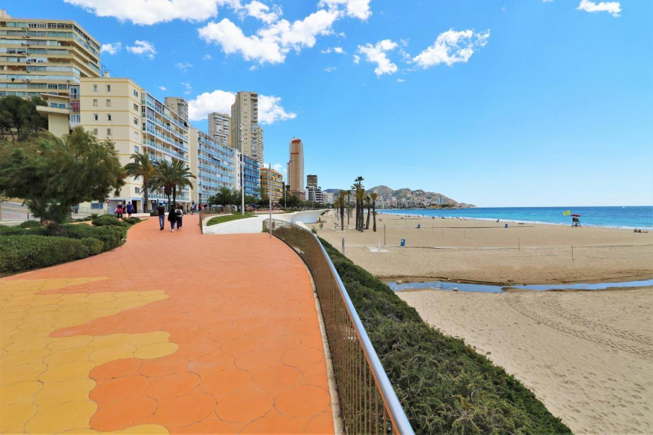 Sunset Waves 18-35 Poniente Beach Resort Benidorm Exterior foto